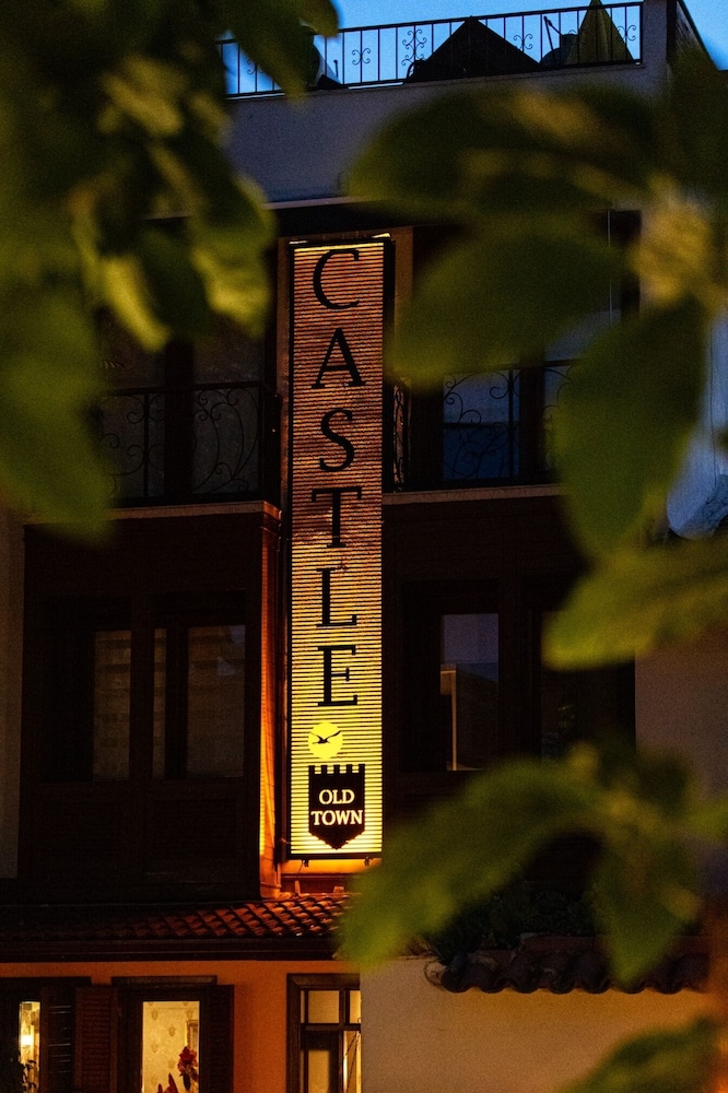 Castle Old Town 38/70