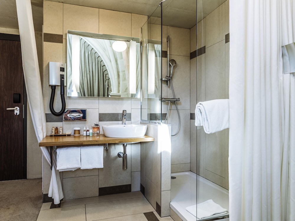 Mercure Poitiers Centre 73/73