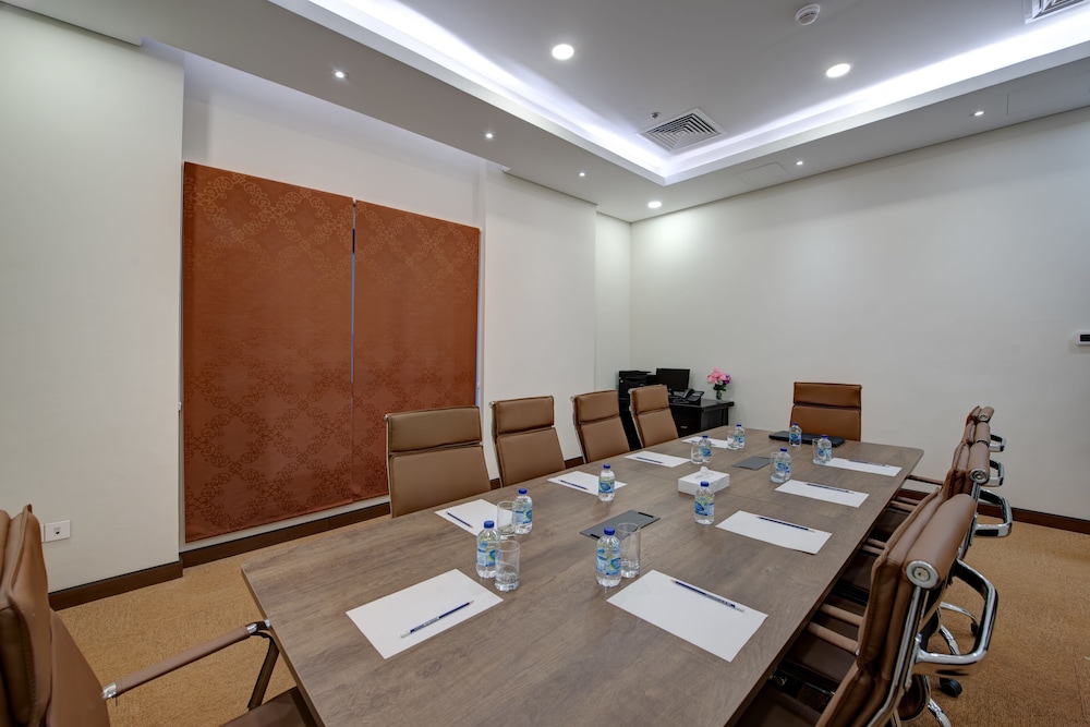 Center Hotel Sharjah 27/34