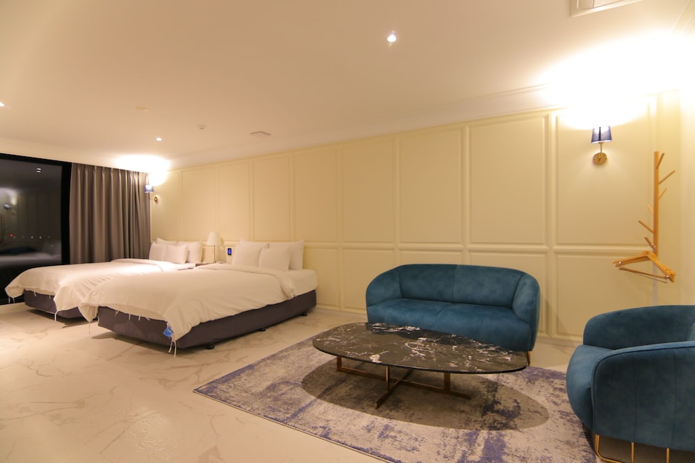 Hotel Gite 17/50