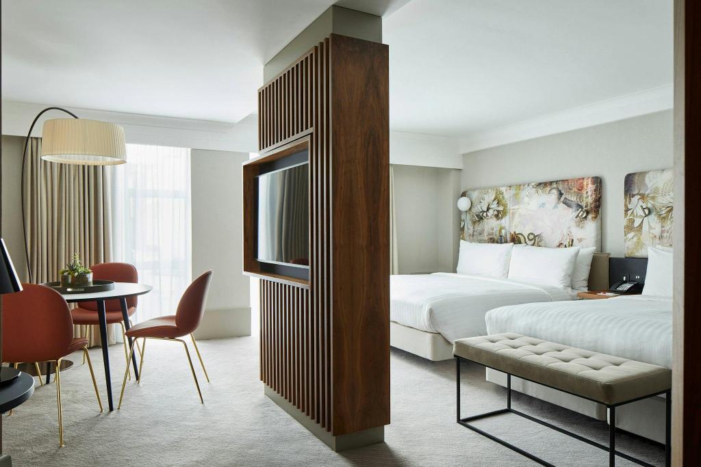 Kensington, Suite, 2 King Beds, Sofa, Executive Lounge Access, Large