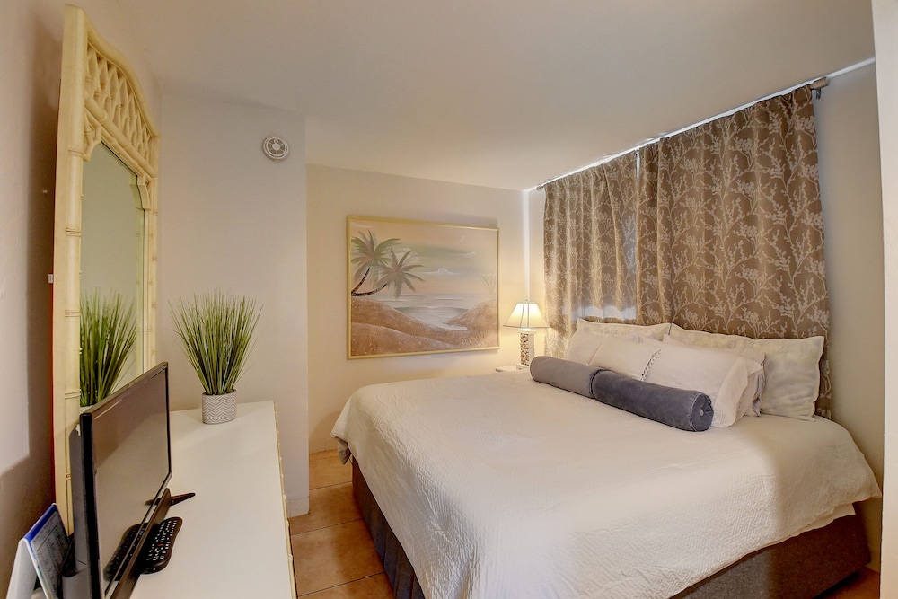 Tropic Isle Beach Resort 12/50