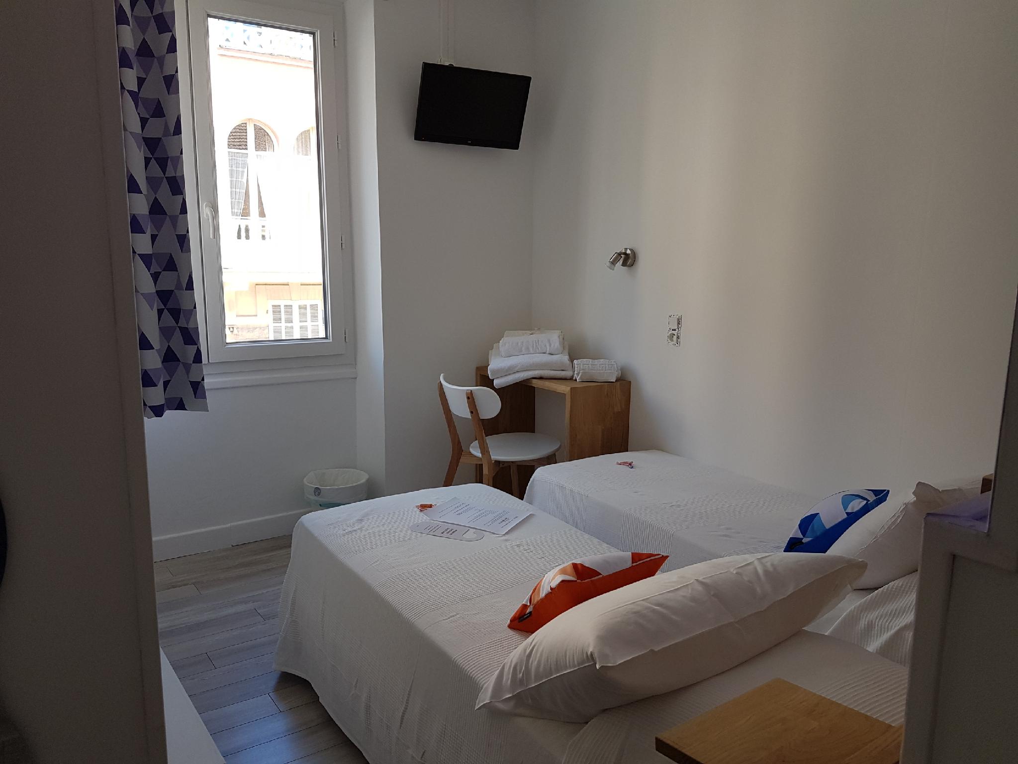 Premium, Double Bed, Street View, Bathtub