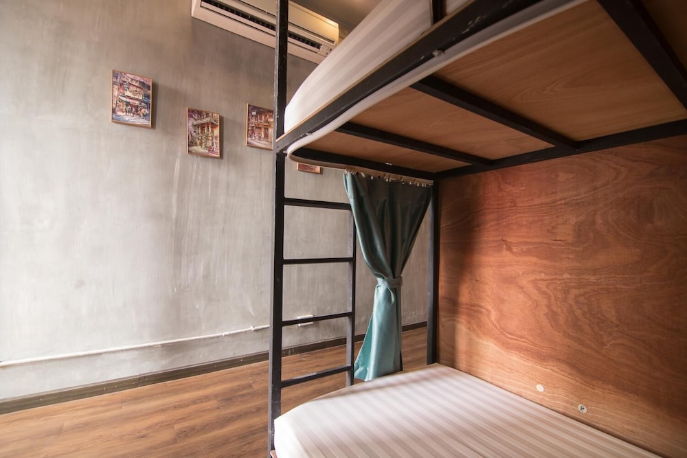 Soft Pillow Hostel - Adults Only 23/45