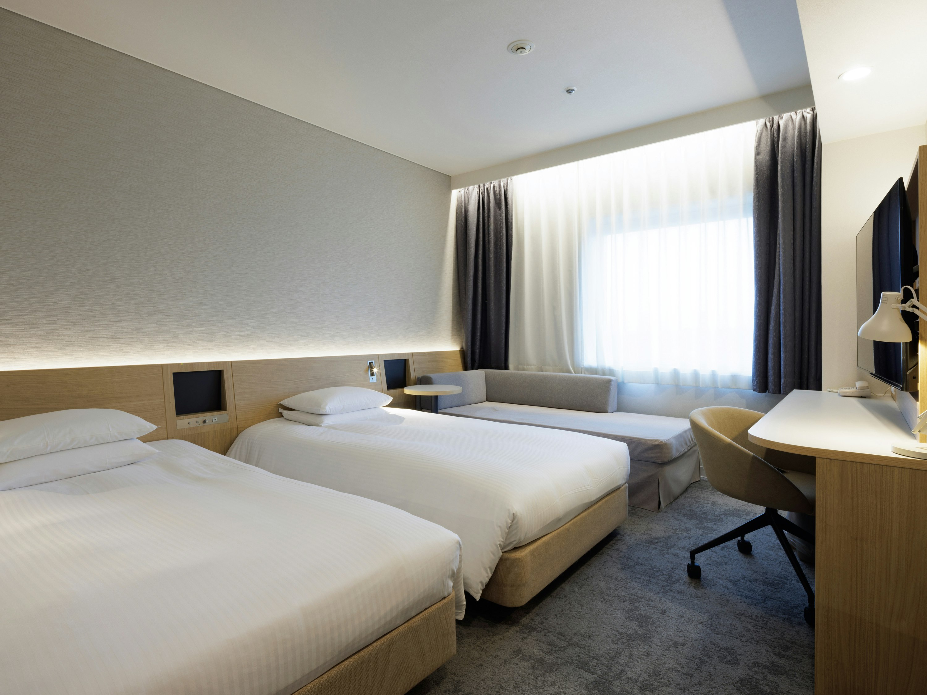 Style, Twin Beds, Main Building