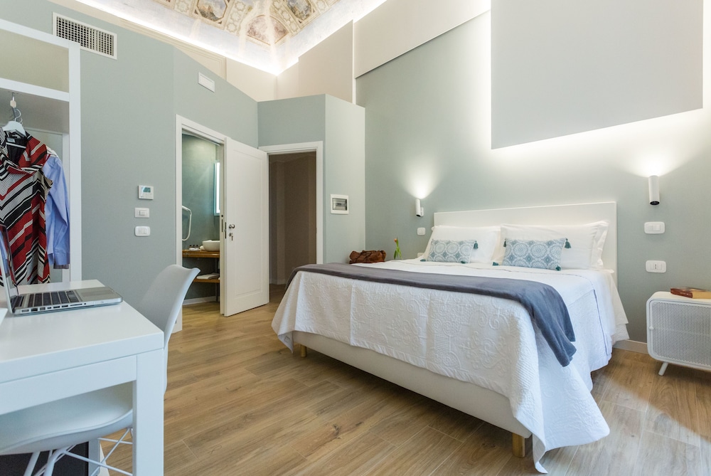 Bellaroto Suite 4/58