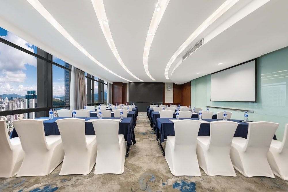 Huaqiang Plaza Hotel 38/42