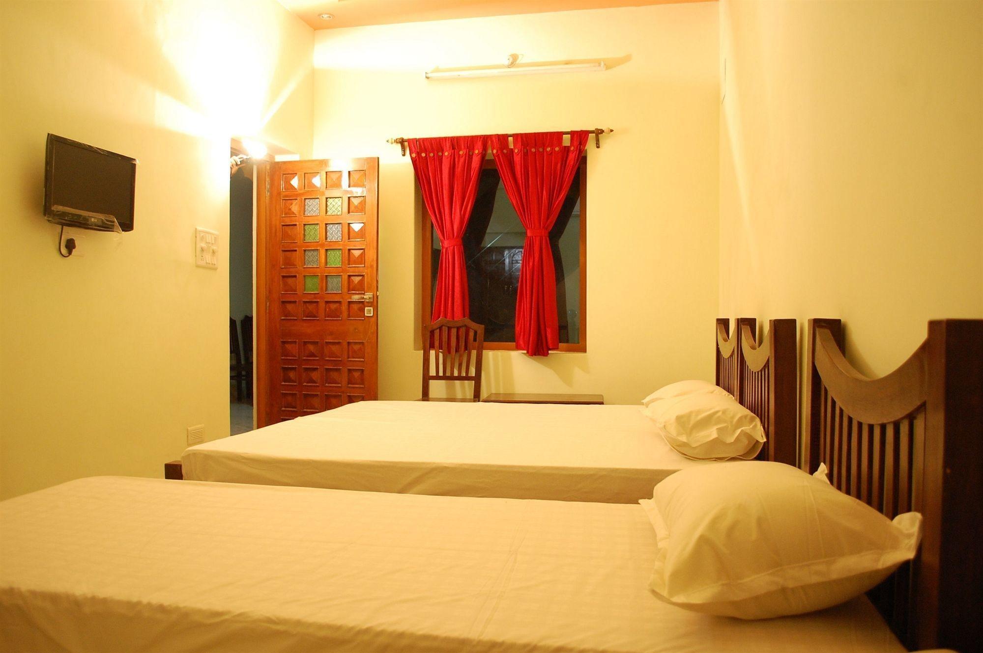 HOTEL RATNAWALI 9/25