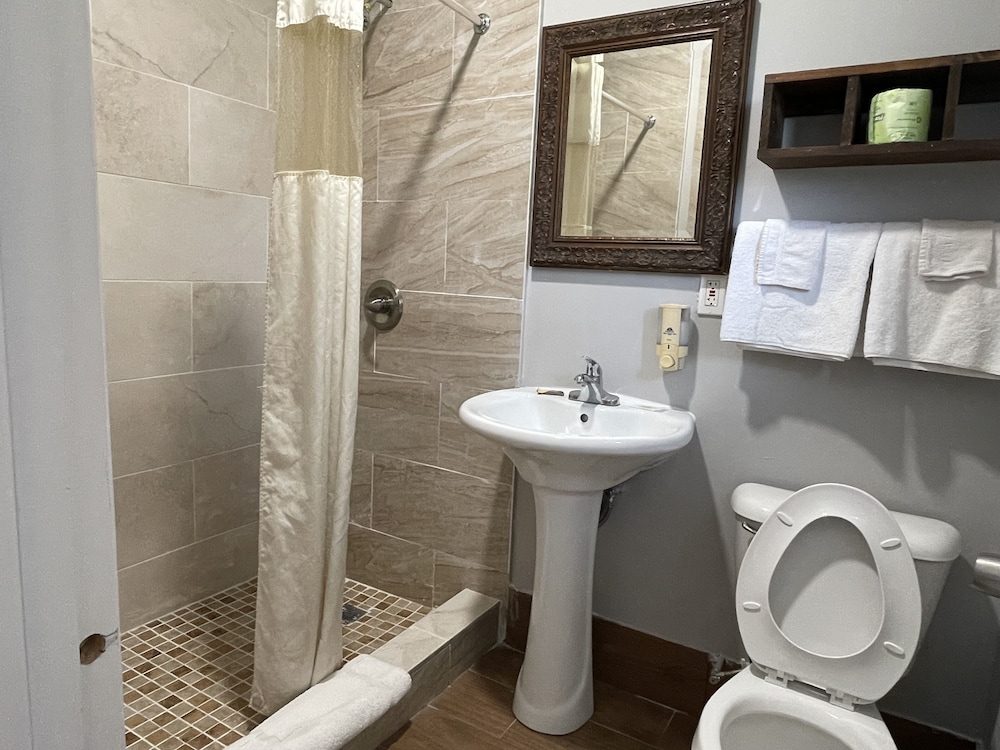 Americas Best Value Inn- Daytona Beach 15/35