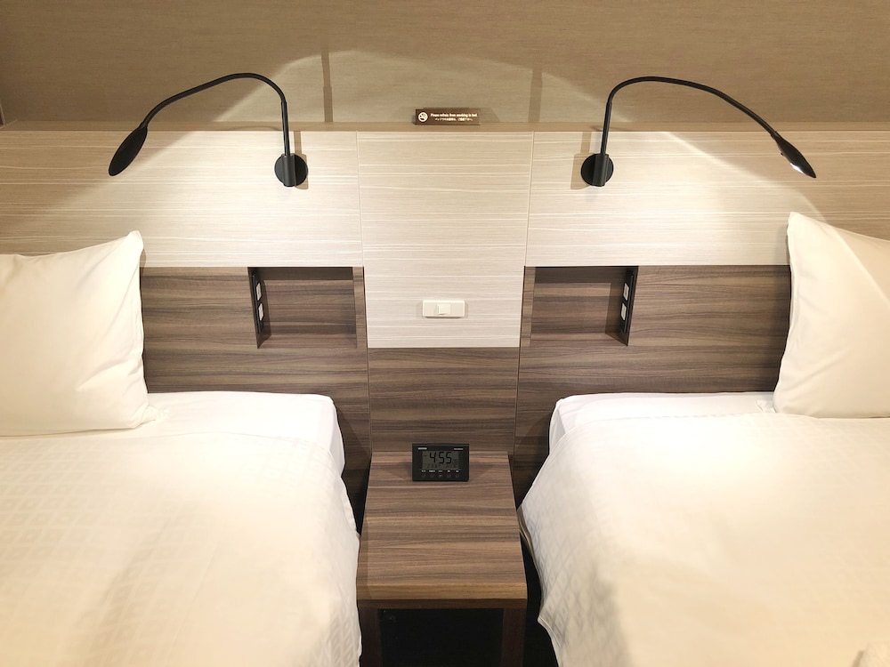 Smile Hotel Premium Osaka Hommachi 18/58