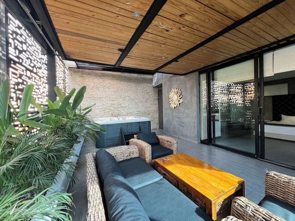 HOTEL 47 MEDELLIN STREET 44/59