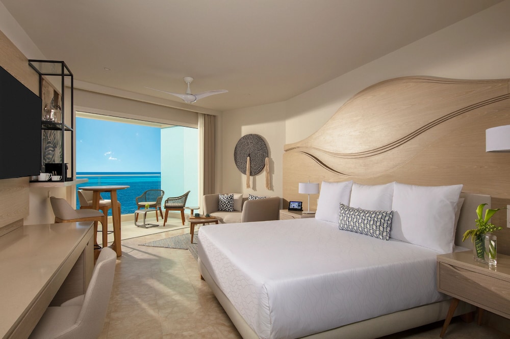 BREATHLESS CANCUN SOUL RESORT AND SPA 10/50