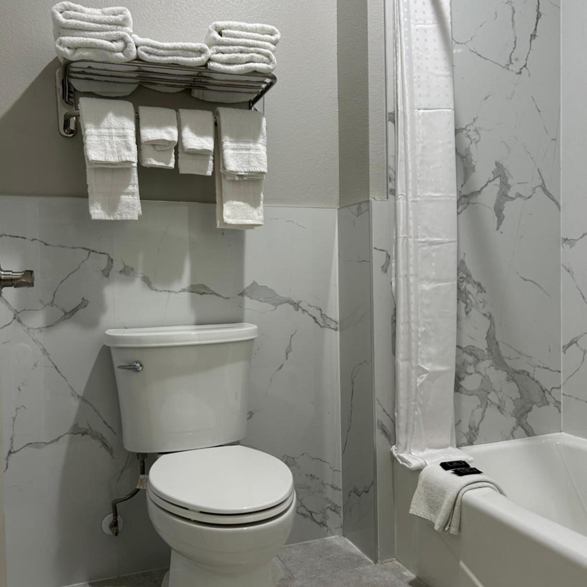 Crystal Inn Gessner- Near Sam Houston Racepark 14/17