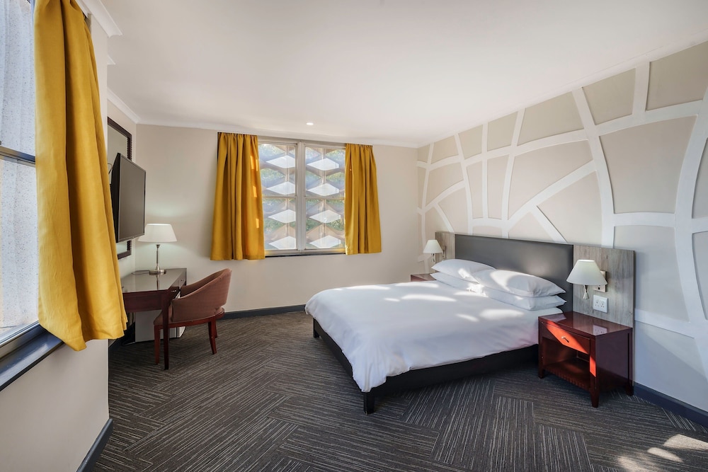 1 Bedroom, Suite, King Bed, City View