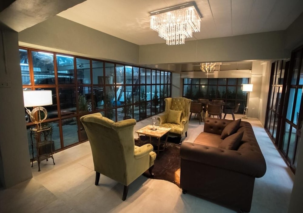 RoomQuest Ratchada AI Serviced Residence 18/35