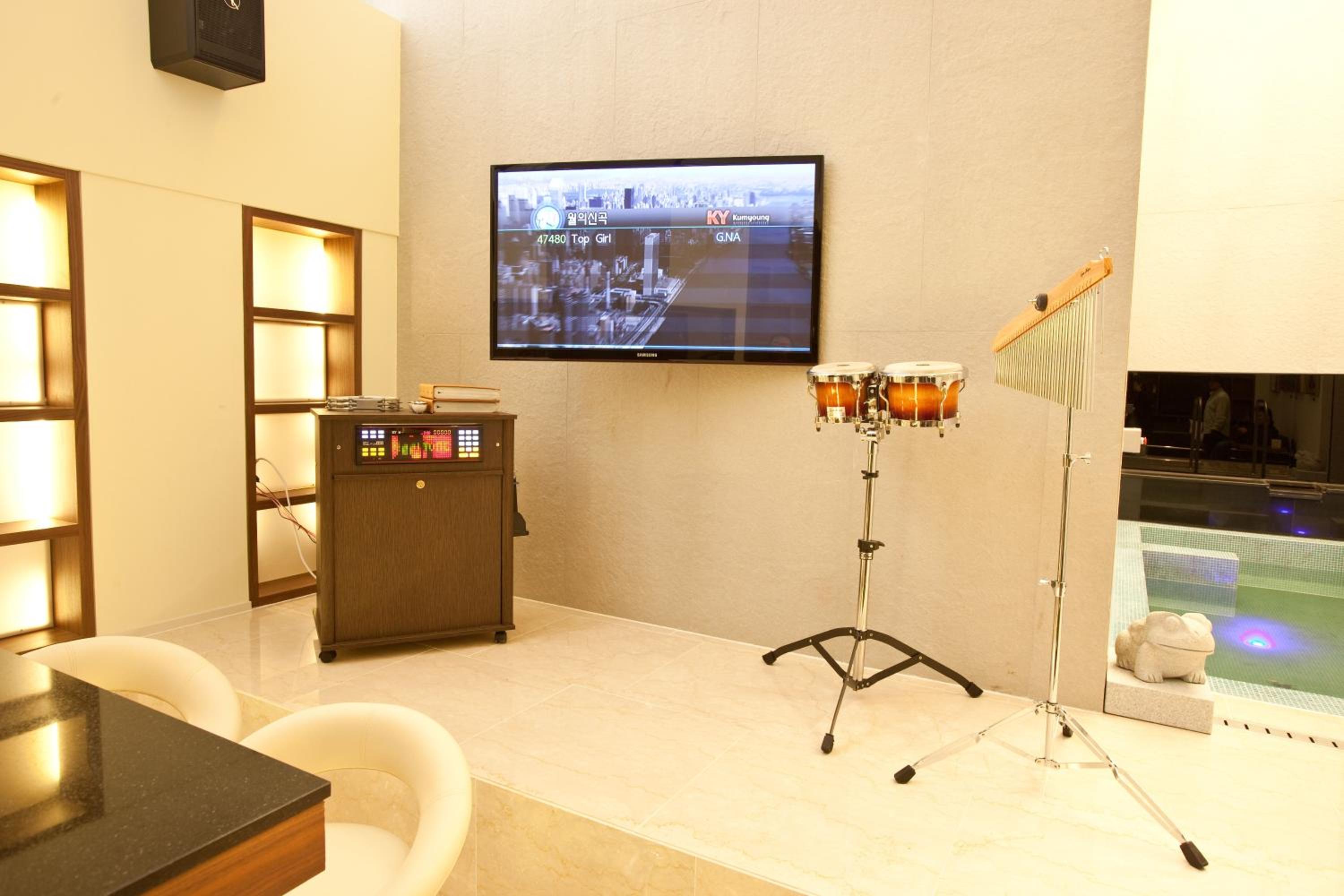 Yuwon Hotel 50/57