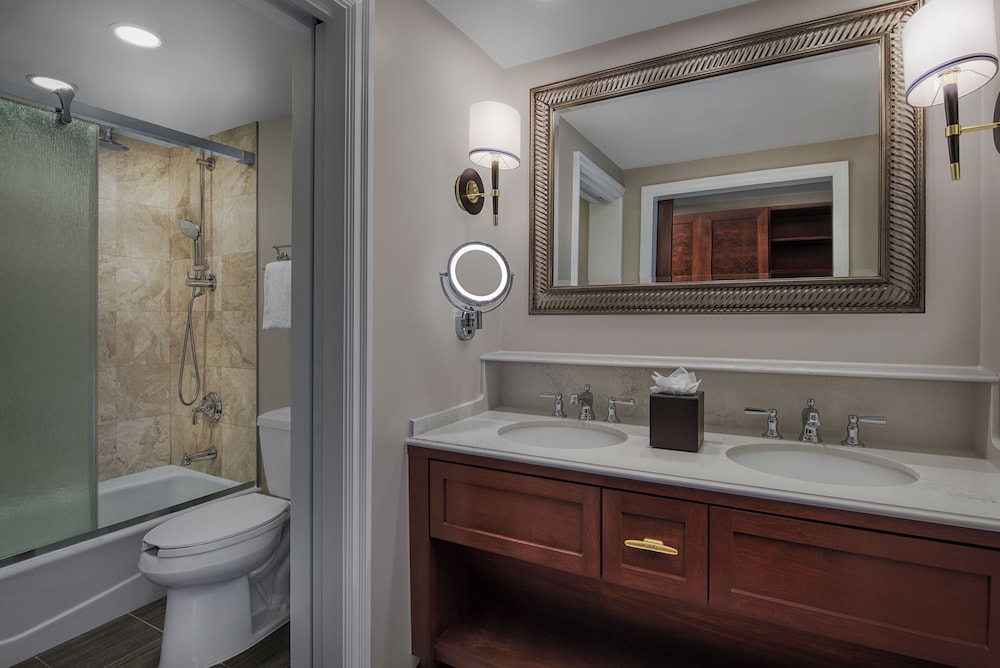 Disneys Yacht Club Resort 48/50