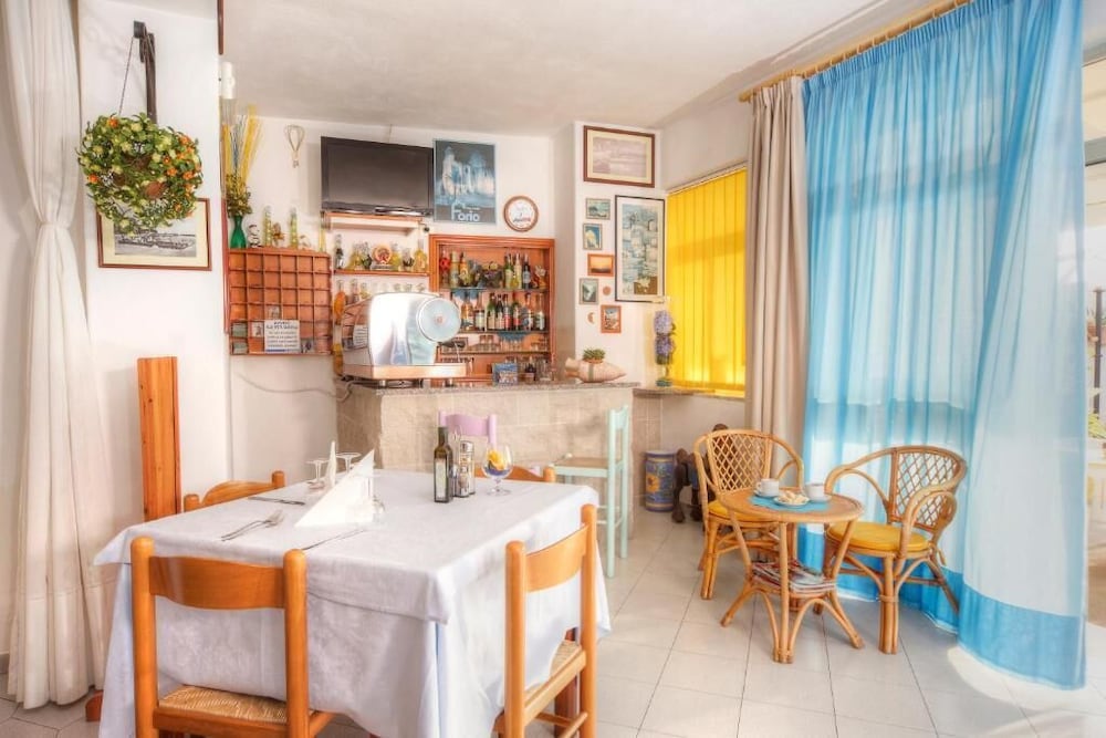 Hotel Villa Mena 46/50