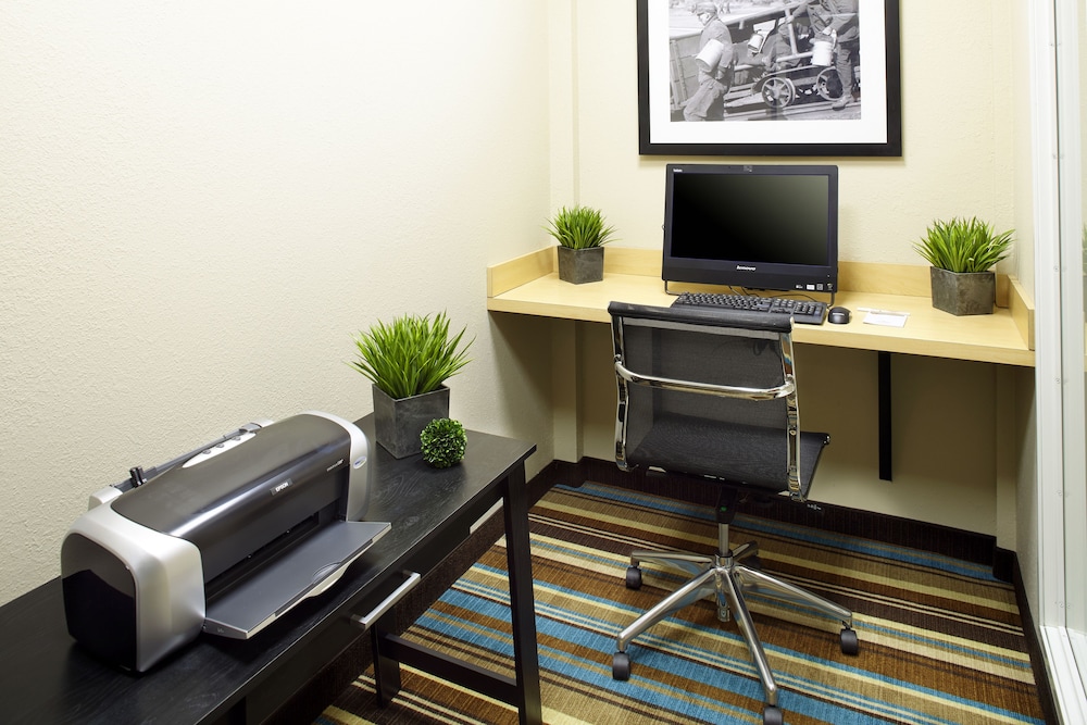 HAWTHORN SUITES BY WYNDHAM ST CLAIRSVILLE 16/26