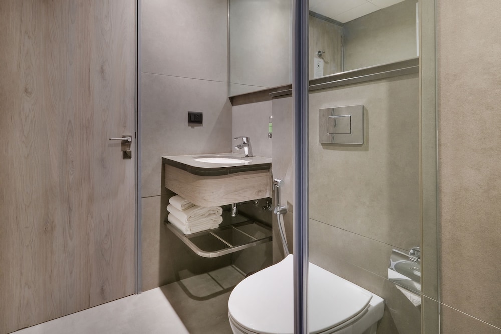 7 Apple Hotel Mahape 25/25
