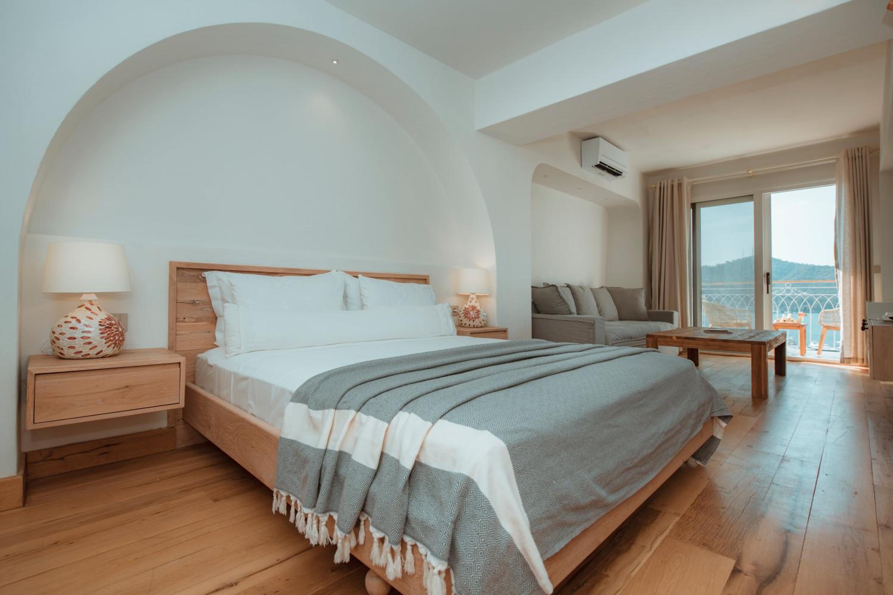 Plus, Sunset House, Superior, Queen Bed, Annex