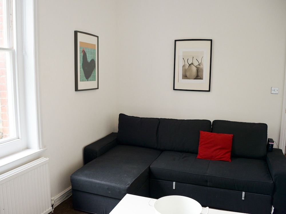 Corner House Apartment 12/23