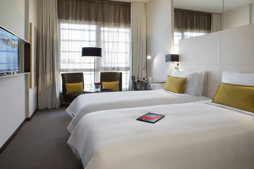 CENTRO, TWIN BEDS, HIGH FLOOR