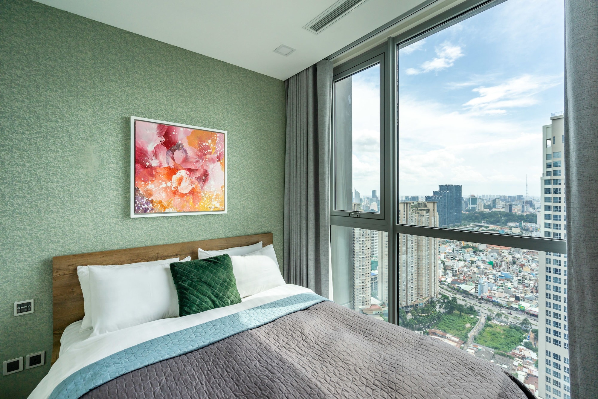 2 BEDROOMS, APARTMENT, CITY VIEW, BALCONY