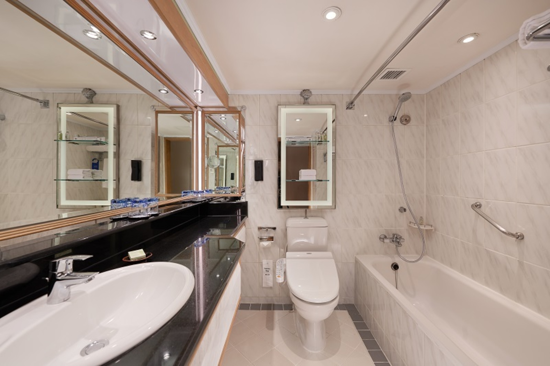 Executive Double, The Riviera Taipei Hotel 2/2