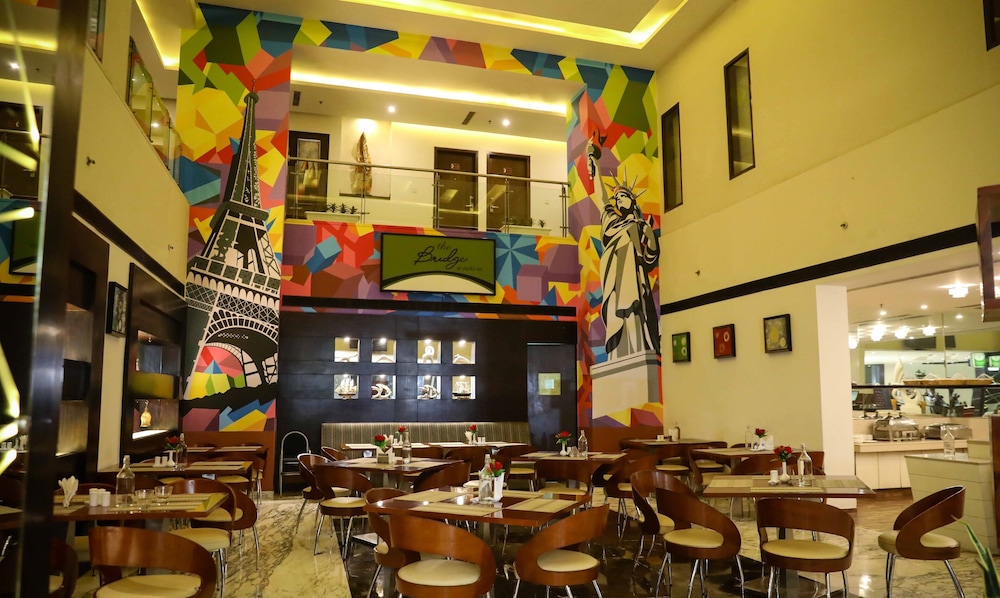 DS Clarks Inn Gurgaon 25/42