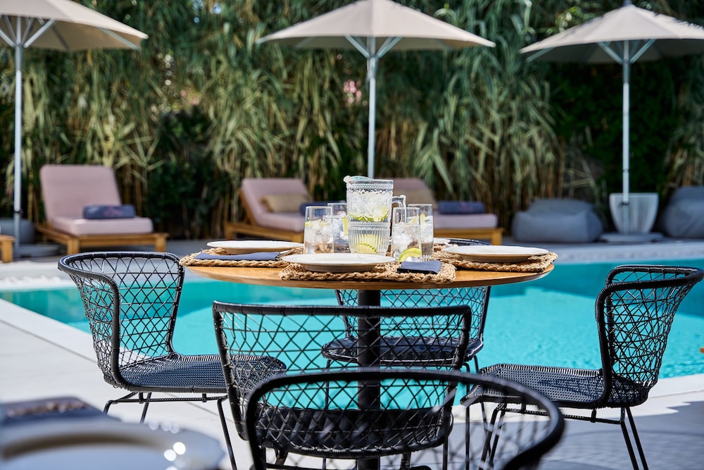 Adorno Beach Hotel and Suites 65/76