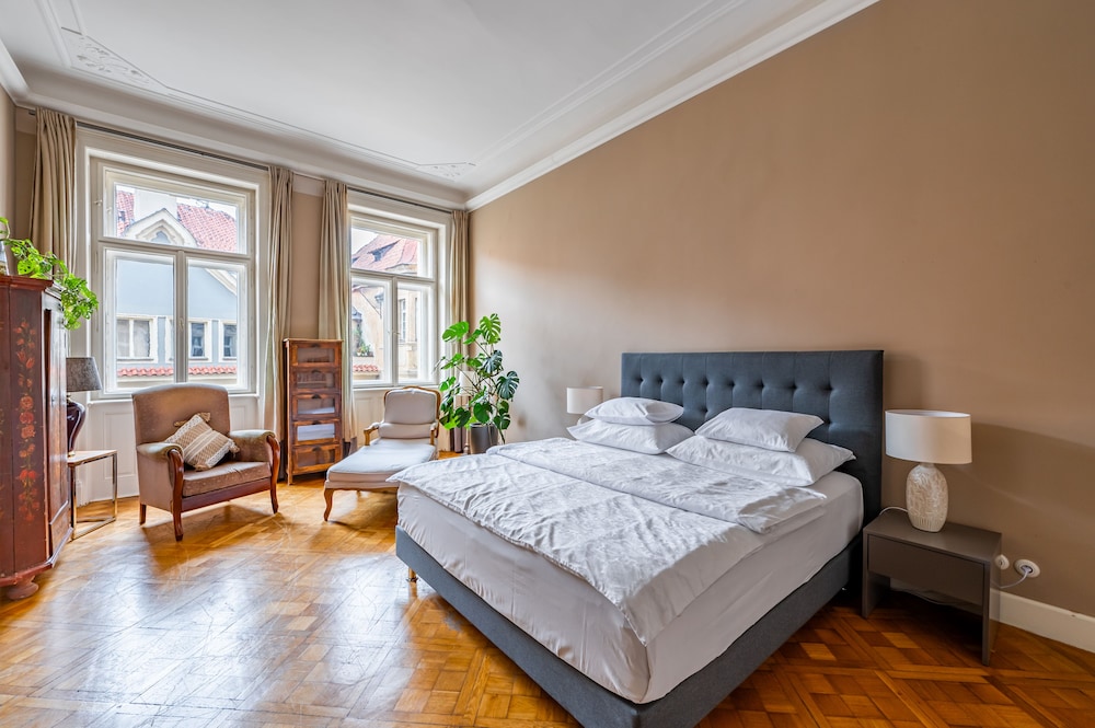 PRESIDENTIAL, APARTMENT