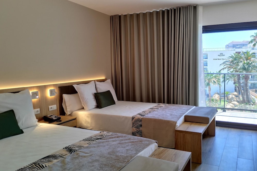 Best Triton Hotel 16/72