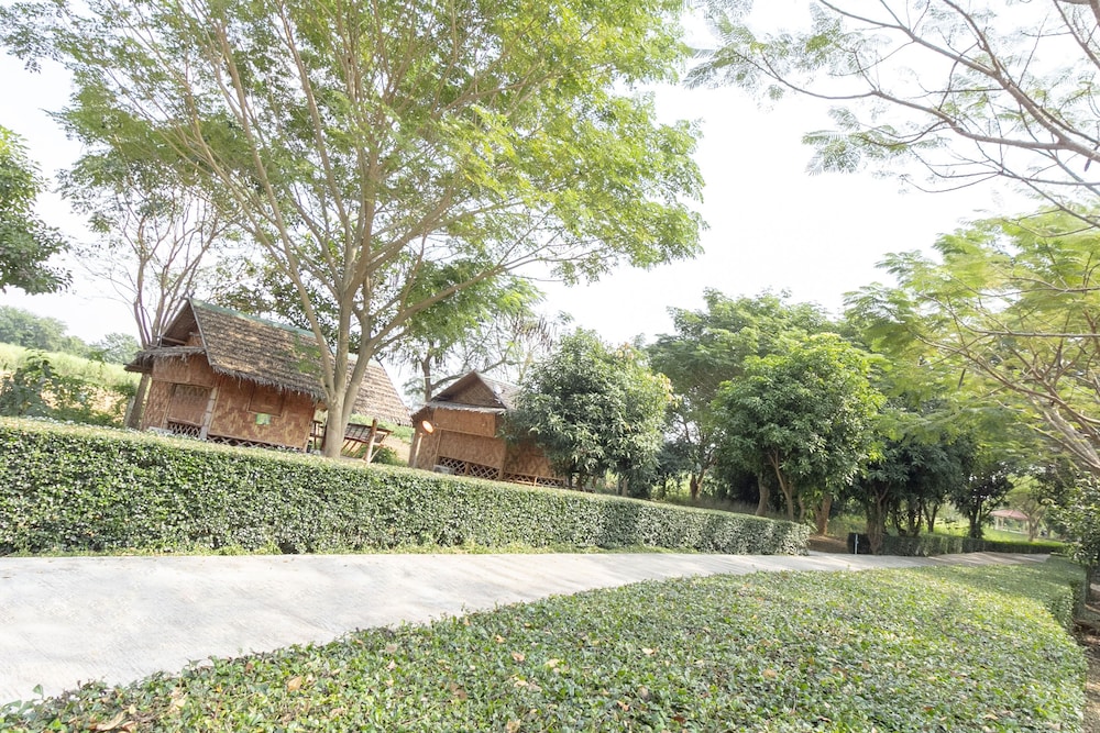 OYO 75359 Thaiburi Thara Resort 40/43