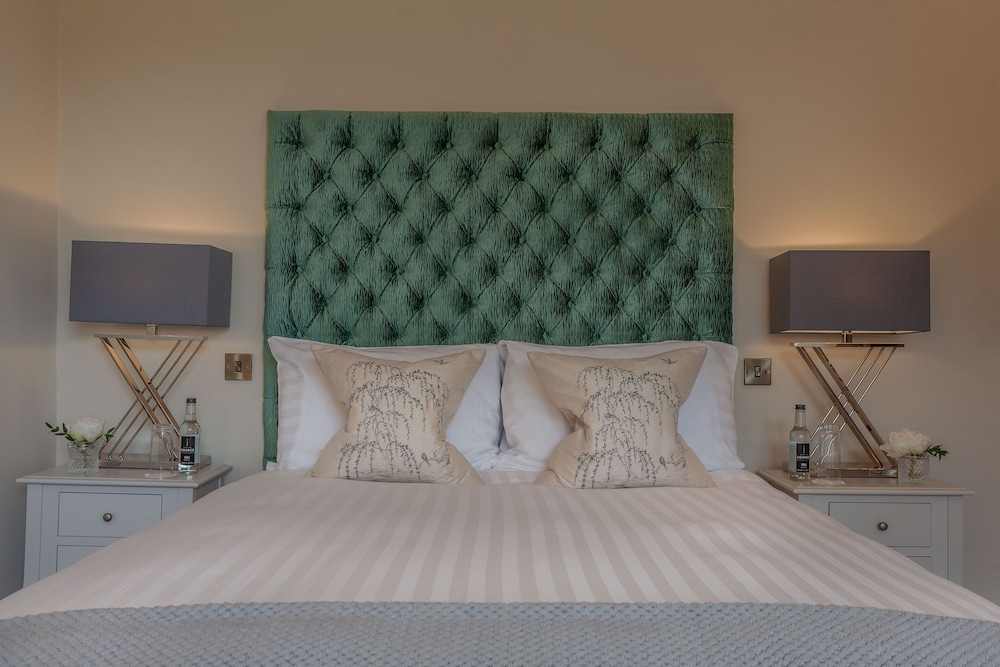 Mansion House Llansteffan 22/32