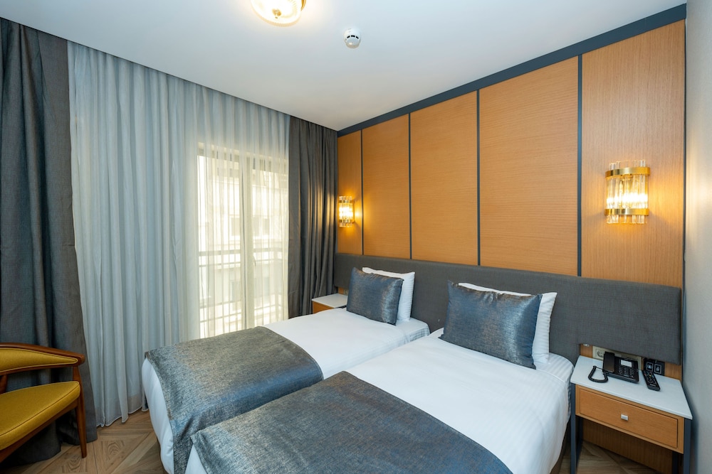 Luxury Double or Twin with Balcony