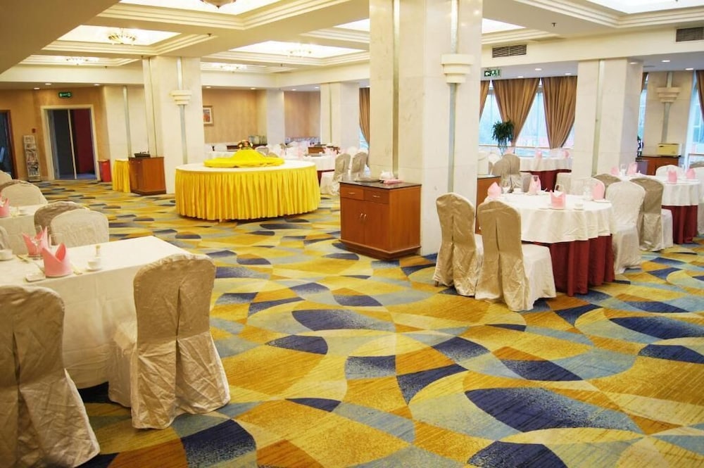 Milky Way Hotel Chongqing 40/56
