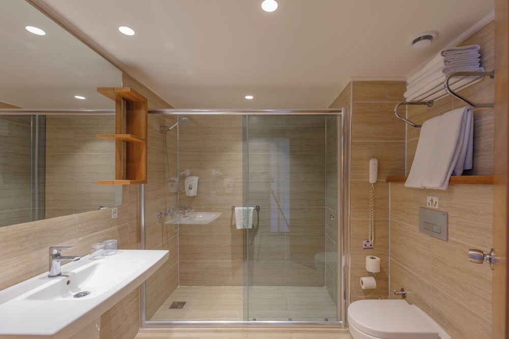 Grand Park Lara Hotel 49/50