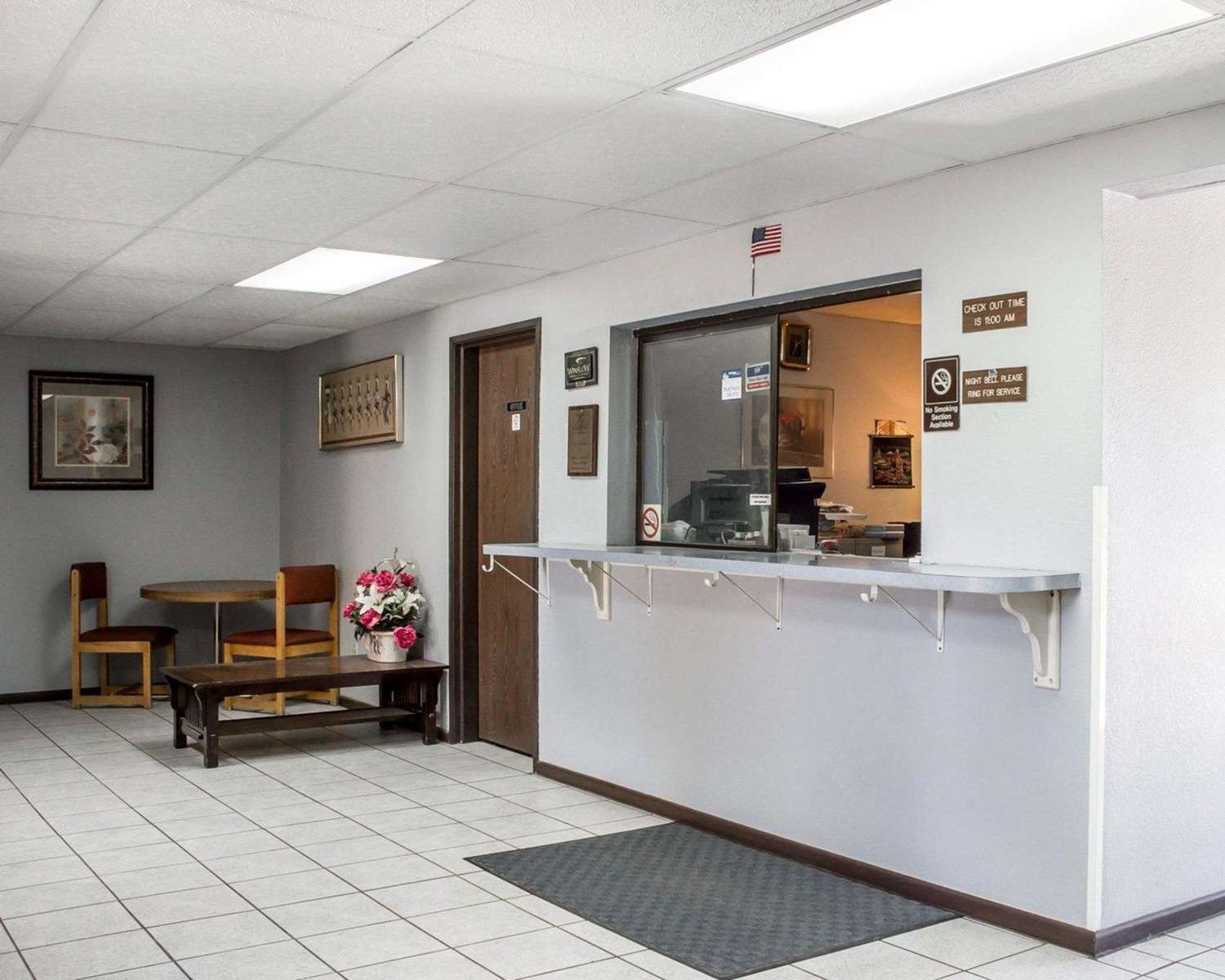 Rodeway Inn Winslow I-40 4/36