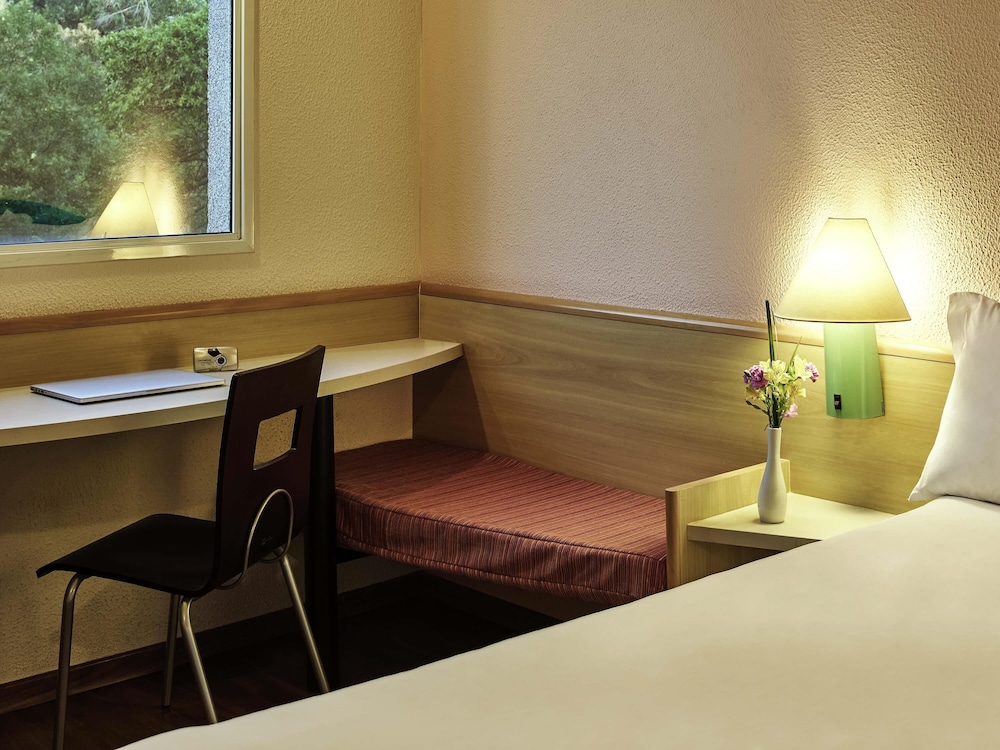 Ibis Santo Andre 36/36
