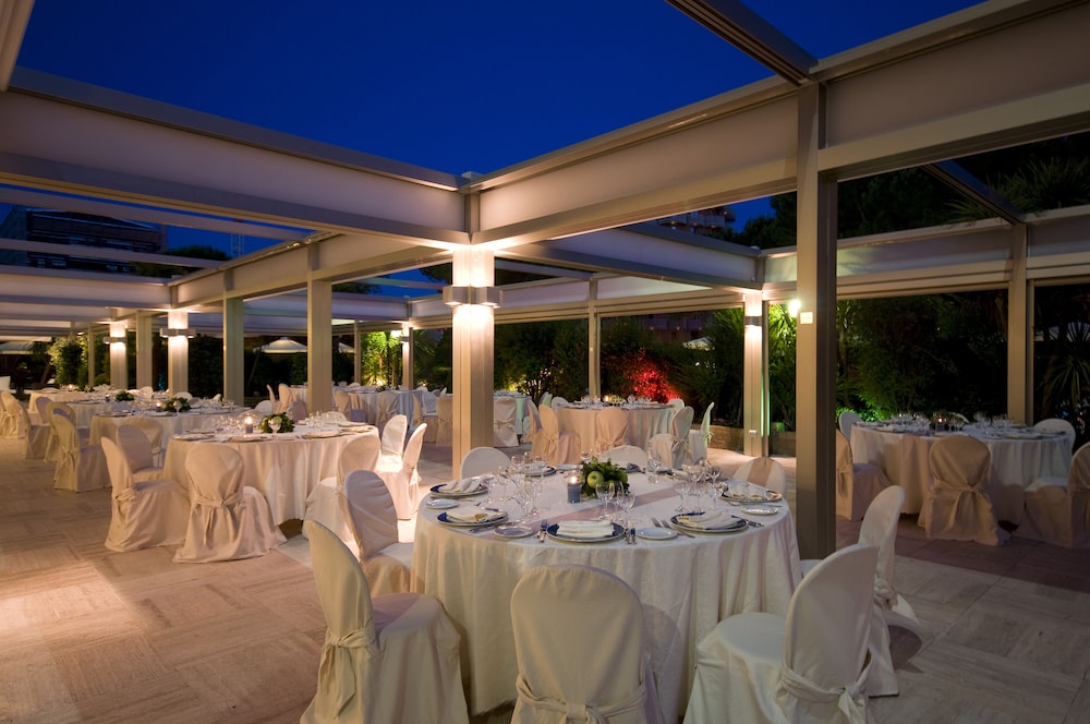Holiday Inn Rome Eur Parco Dei Medici 56/77