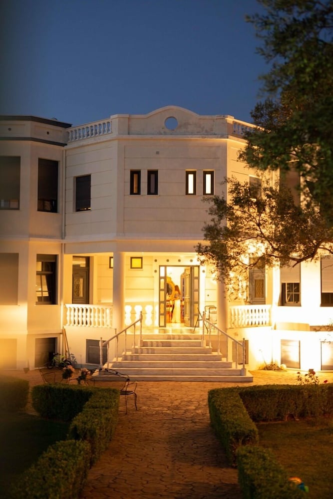 Mikamas Villa 5/45