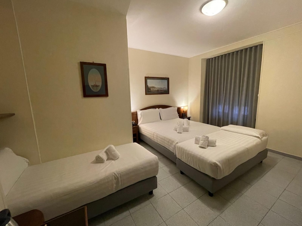 CLASSIC, QUADRUPLE