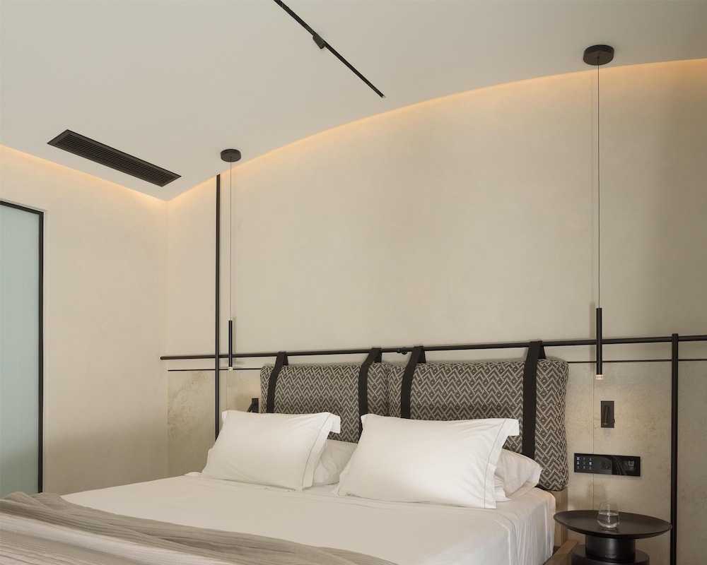 Swim Up, Suite, Double Bed, Sofa, Private Pool، Theartemis Palace 4/10