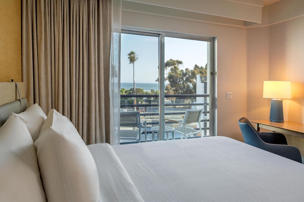 جناح بسرير كينج بإطلالة على البحر، Hilton Garden Inn Dana Point Doheny Beach 2/3