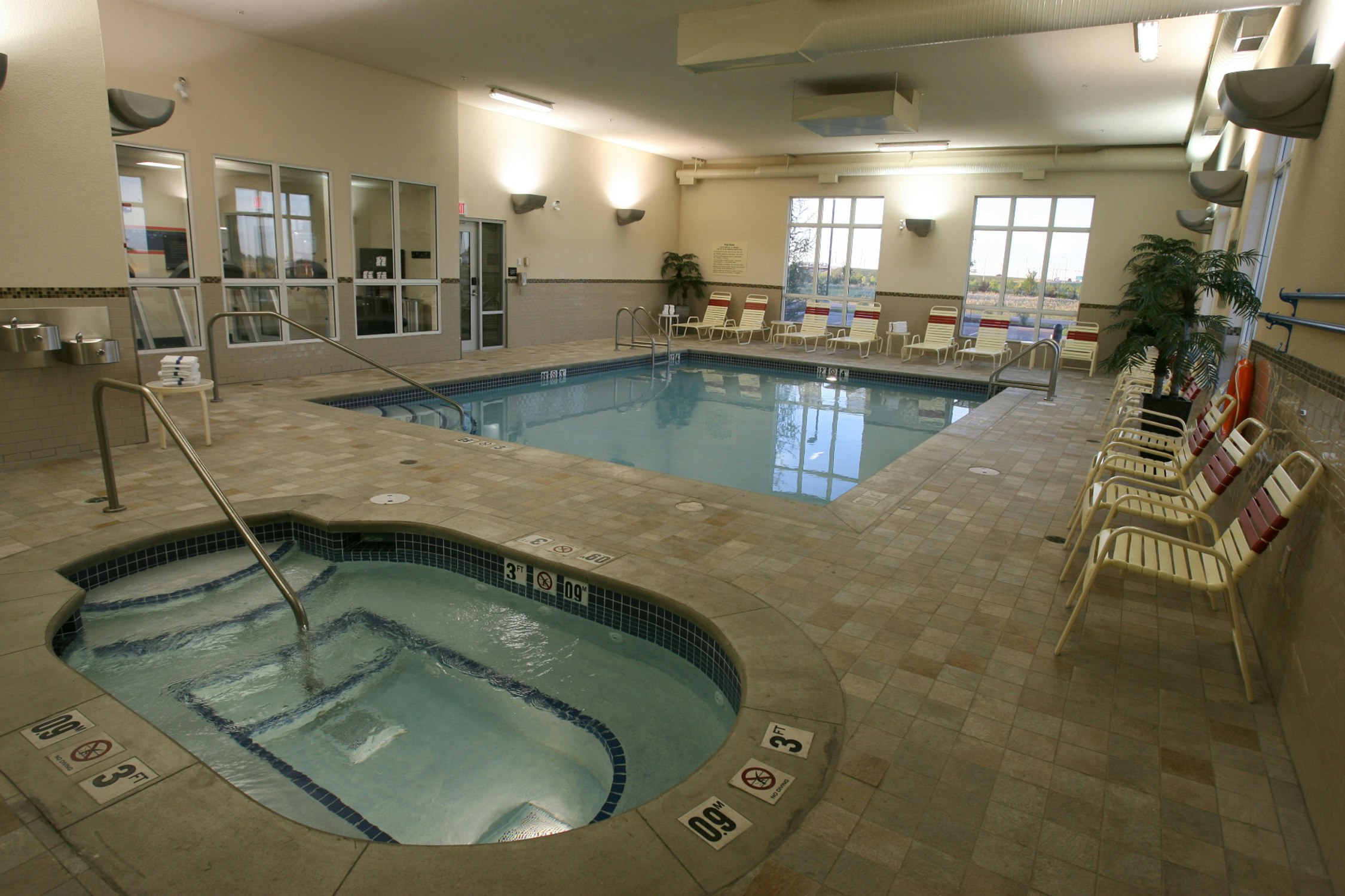 Hampton Inn Suites By Hilton Red Deer 22/38