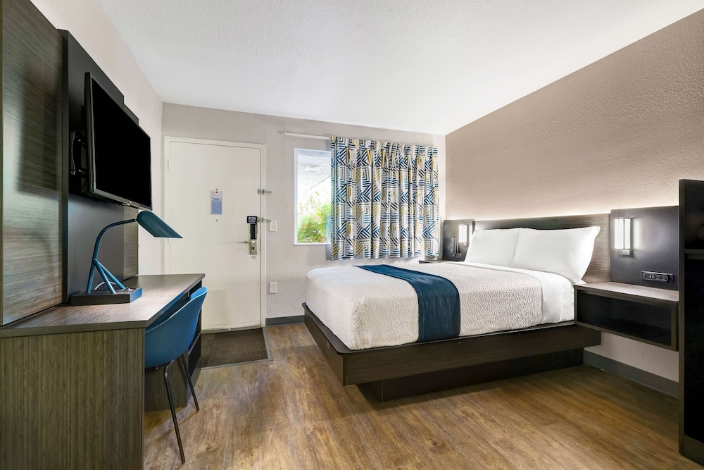 Motel6 Issaquah, WA - Seattle - East 27/43