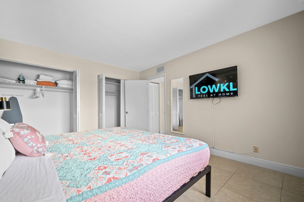 Coco Palms Apartments by Lowkl 5/28
