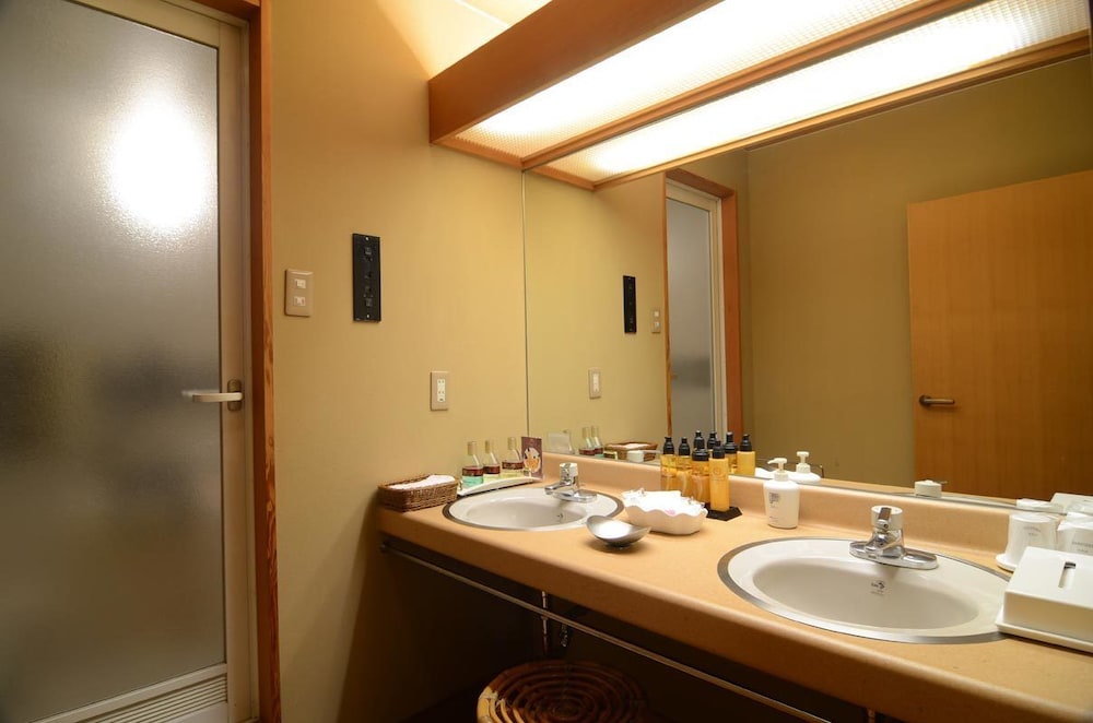 Inatori Tokai Hotel Yuen 11/72