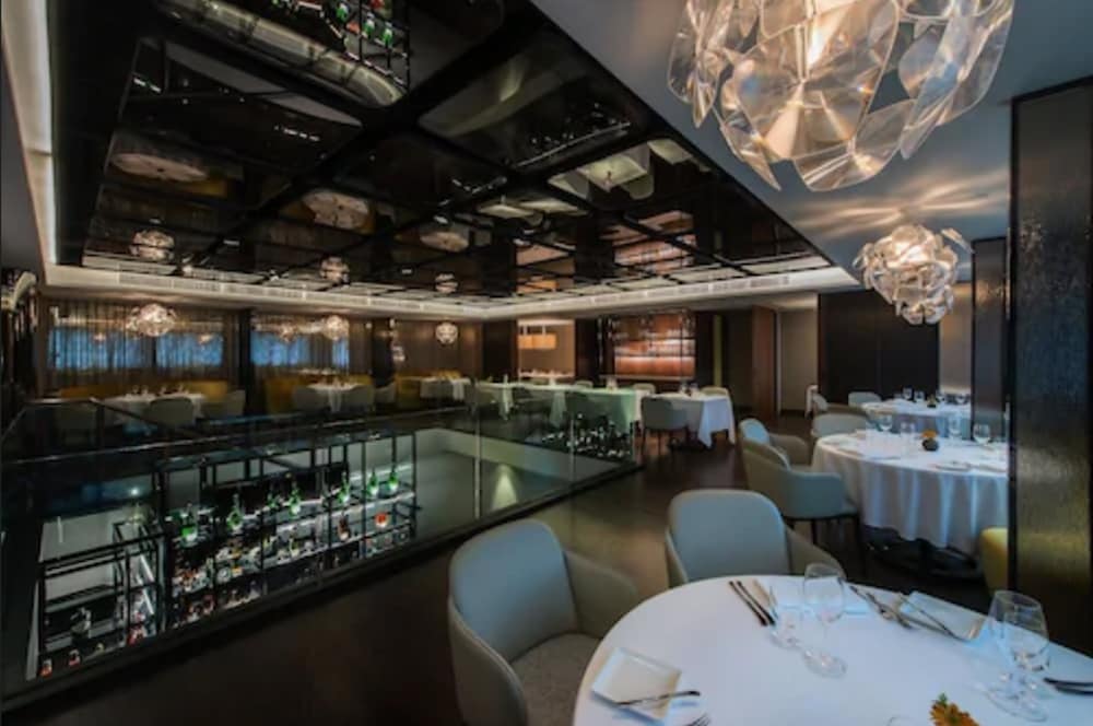 Micasa All Suite Hotel 24/44
